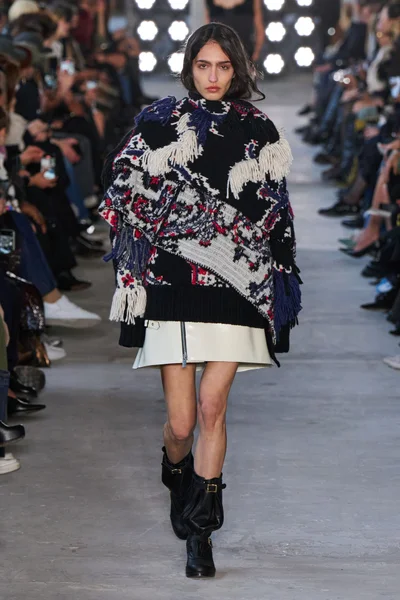 Look 18
